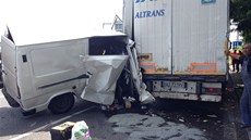 V Praze na ulidi Dobíská se srazila dv nákladní auta.