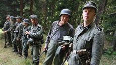 Film mapuje osud vala�ské obce Lou�ka na konci druhé sv�tové války.