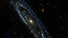 Obrázek galaxie Andromeda. Je složen z 11 záběrů družice GALEX.