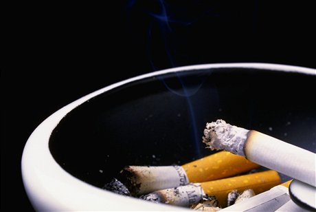 Cigarety zdraily pozdji, ne se plánovalo. Prodlal na tom stát i výrobci (ilustraní foto).