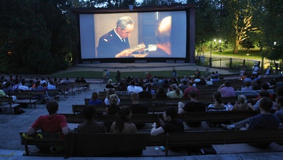 Letní kina zaívají boom, venkovní projekce lákají stovky lidí. Ilustraní foto. 