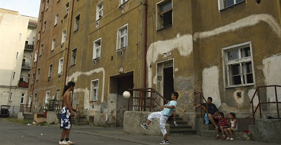 V Plzni se zaínají objevovat stínosti na souití s romskou meninou. Naptí