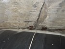 Vyproování domíchávae uvázlého pod mostem v Ostrav-Pívoze v Hluínské