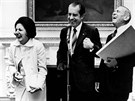 Helen Thomasová s prezidentem Richardem Nixonem v roce 1971.