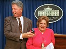 Helen Thomasová s prezidentem Billem Clintonem v roce 1995.