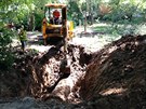 Odstraování následk havárie vodovodního potrubí v praských Kobylisích