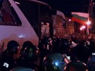Nespokojení Bulhai zablokovali autobus s poslanci.