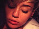 Miley Cyrusová ráda zveejuje své fotky na internetu.
