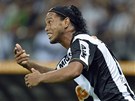 NASAZENÍ. Brazilský fotbalista Ronaldinho z Atlétika Mineiro finále Poháru...