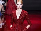Elie Saab ukázal spoustu rudých at ve své nejnovjí haute couture kolekci....