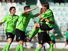 Fotbalisté Mostu se radují z prvního gólu proti Vlaimi. 