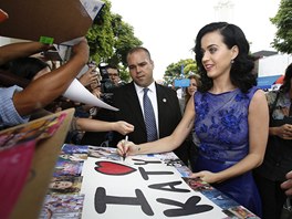 Katy Perry rozdvala smvy a podpisy.
