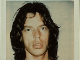 Jagger ve fotografickém hledáku umlce Andyho Warhola (rok 1975)