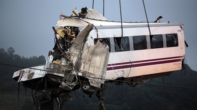 Nsledky nehody vlaku u Santiaga de Compostela (24. ervence 2013)