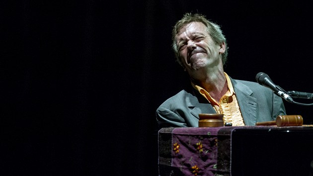 Hugh Laurie (aka Dr. House) s The Copper Bottom Bandem vystoupili v Kongresovm centru (26. ervence 2013, Praha)