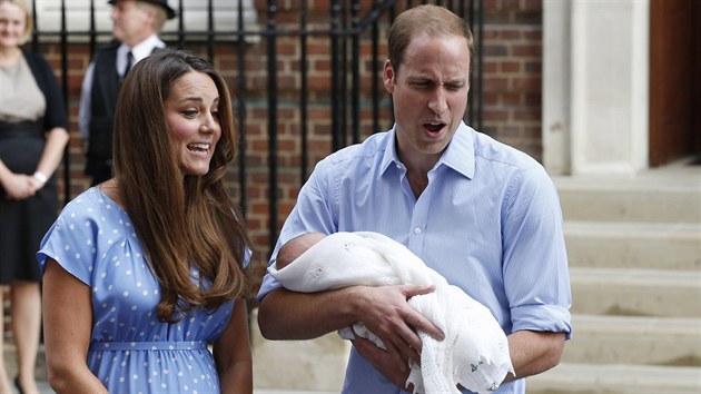 Princ William, Kate a jejich prvorozen� syn (23. �ervence 2013)