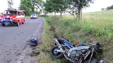 Nehoda motorky u Barto�ovic v Orlických horách. (22. 7. 2013)