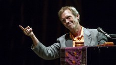 Hugh Laurie (aka Dr. House) s The Copper Bottom Bandem vystoupili v Kongresovém...