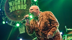 Bad Manners byli nejopilejími hvzdami prvního dne festivalu Mighty Sounds...