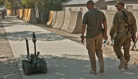 Robot Talon na spojenecké základn v Afghánistánu