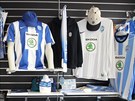 FANSHOP. Kdo si chce poídit vstupenky v pedprodeji, musí do fanshopu...