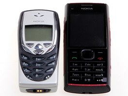 Porovnání Nokie 8310 a naeho "takového obyejného mobilu", který pouíváme...