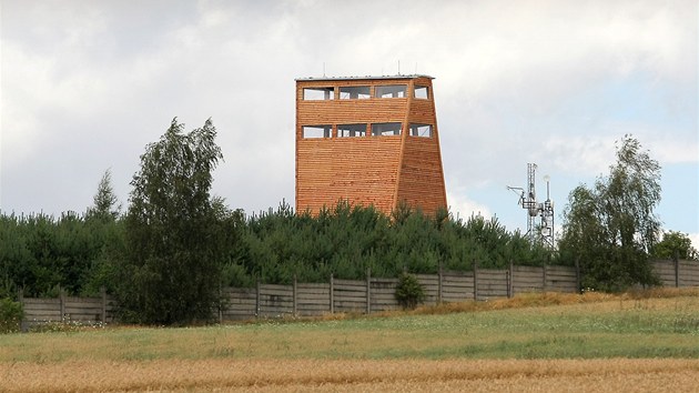 Nov rozhledna nad obc Basy vznikla dky poteb vybudovat datov pevad.  Z jejho tvrtho patra je krsn vhled do okoln krajiny. 