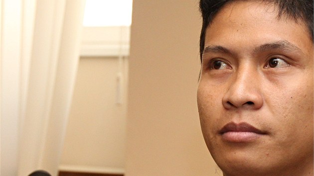 Obalovan Dinh Ngoc Nguyen u Krajskho soudu v Hradci Krlov (31.7.2013).
