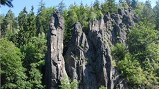 Mezi karlovarským Doubím a Loktem se v údolí �eky Oh�e nacházejí pozoruhodné