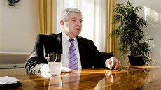 Premiér Ji�í Rusnok p�i rozhovoru pro iDNES.cz (30. �ervence 2013)