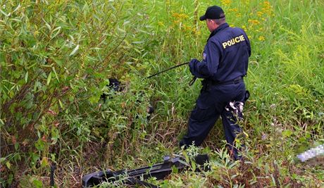 Do pátrání po mui se pustili policisté i s psovodem. Ilustraní snímek