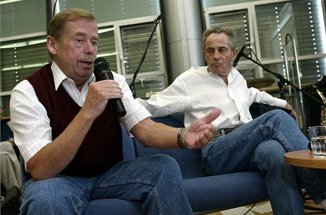 Havel s Tískou se v Liberci znovu setkali na besed v roce 2003.  