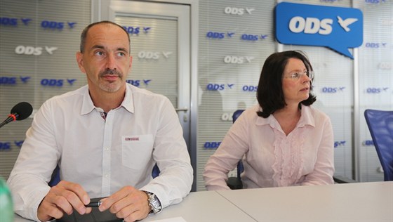 Martin Kuba a Miroslava Nmcová na jednání výkonného výboru ODS (9. srpna 2013)