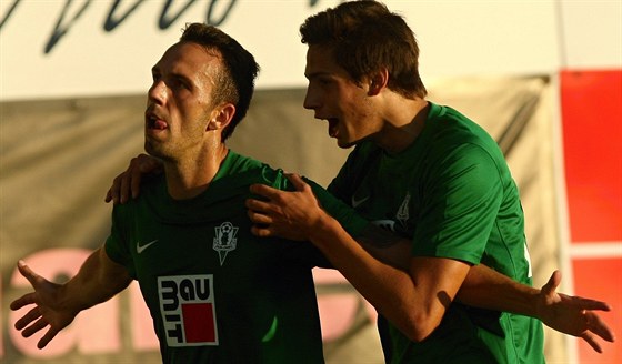 Jan Voahlík (vlevo) se raduje z vítzného gólu Jablonce.