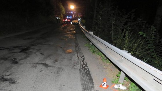 Opilá idika auta srazila na umpersku dvojici jedoucí na motorce. Její idi...