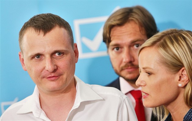 �éf V�cí ve�ejných Vít Bárta, �éfka poslanc� Kate�ina Klasnová a Michal Babák...