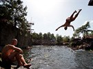 High Jump 2013 v zatopen�m lomu v H�im�dic�ch nab�dl adrenalin, emoce i...