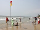 Pláe v indickém stát Goa. Nkteré jsou oputné, na jiné míí stovky turist....