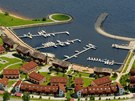 Centrem turistiky je obec Lipno nad Vltavou, m� vlastn� p��stav nebo ly�a�sk�...