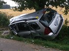 Tragická nehoda, pi ní zemel na Mladoboleslavsku mladý idi. (9. srpna 2013)
