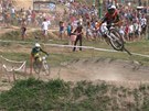 Biker Michal Maroi zniil své konkurenty jízdou po stn. 