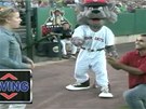 Neúspná ádost o ruku na baseballovém stadionu v americkém Connecticutu