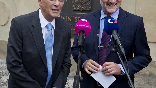 �editel Národního divadla Jan Burian (vlevo) a ministr kultury Ji�í Balvín