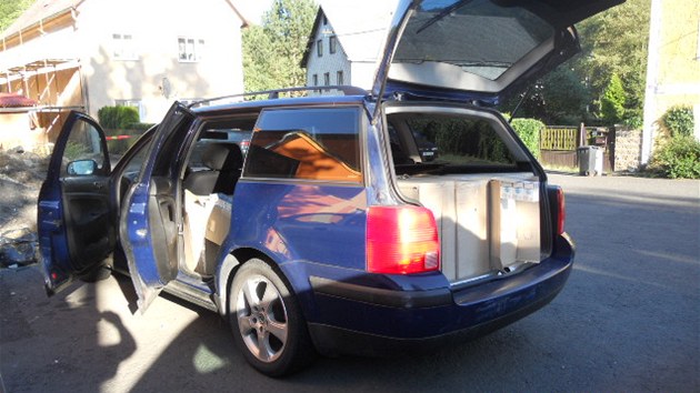 Automobil Volkswagen Passat pevejc cigarety celnci zastavili v obci Bo na Karlovarsku.