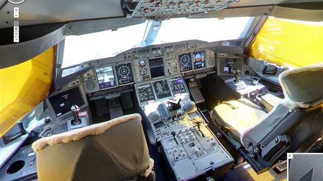 Pilotní kabina v letounu Airbus A380 společnosti The Emirates