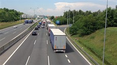 Silni�á�i opravují i krat�í úseky na D1. Ilustra�ní snímek