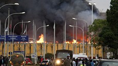 Po�ár zachvátil mezinárodní leti�t� v ke�ském Nairobi (7. srpna 2013)