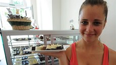 �okoládovna v Krásné Líp� nabízí 48 druh� výrobk�. Zam�stnává 6 zdravotn� �i