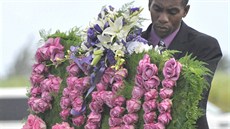 Pohřeb Rihanniny babičky (10. července 2012)
