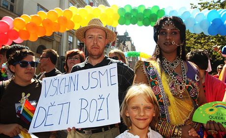 Z loského prvodu Prague Pride centrem Prahy